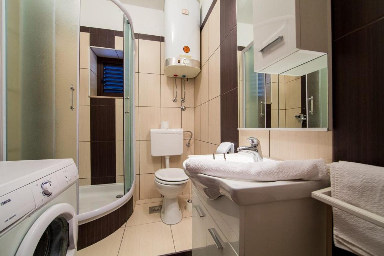 Silver Beach Apartments Вис Екстериор снимка