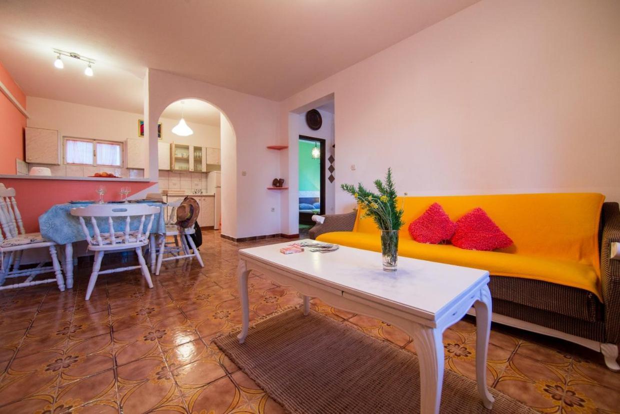 Silver Beach Apartments Вис Екстериор снимка