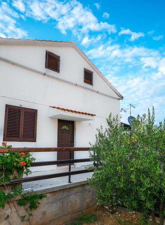 Silver Beach Apartments Вис Екстериор снимка
